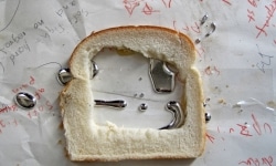 MERCURY FOR BREAKFAST_______mercury, bread / installation 2018